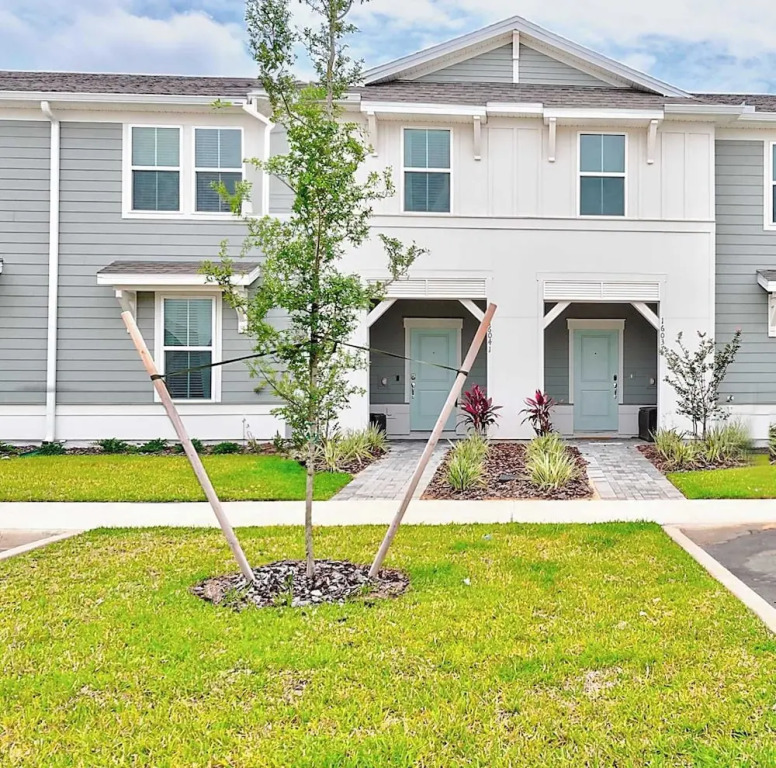 Family-friendly Townhouse w/ Private Pool & Game Room