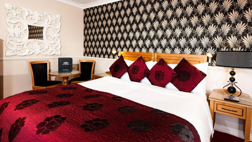 Clew Bay Hotel