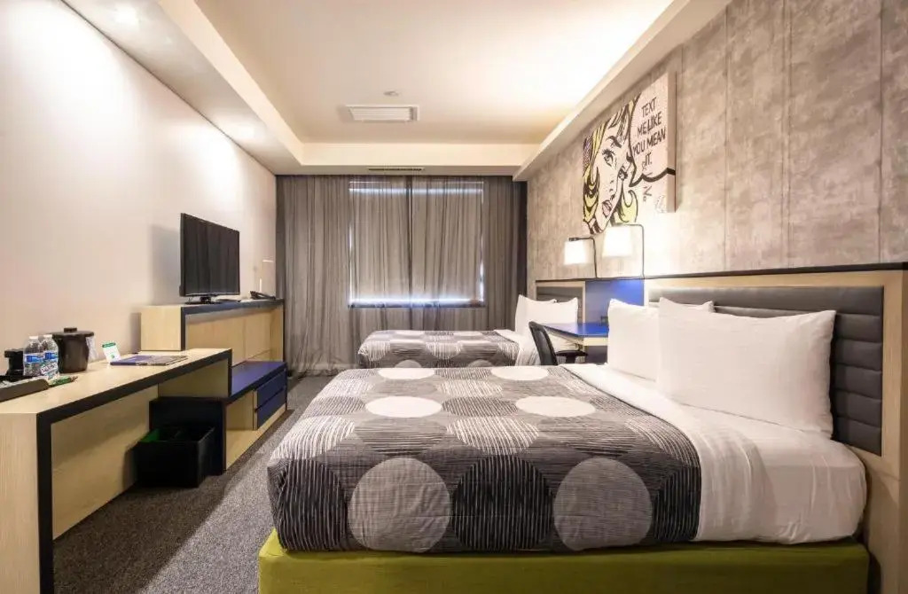 Leon Hotel LES