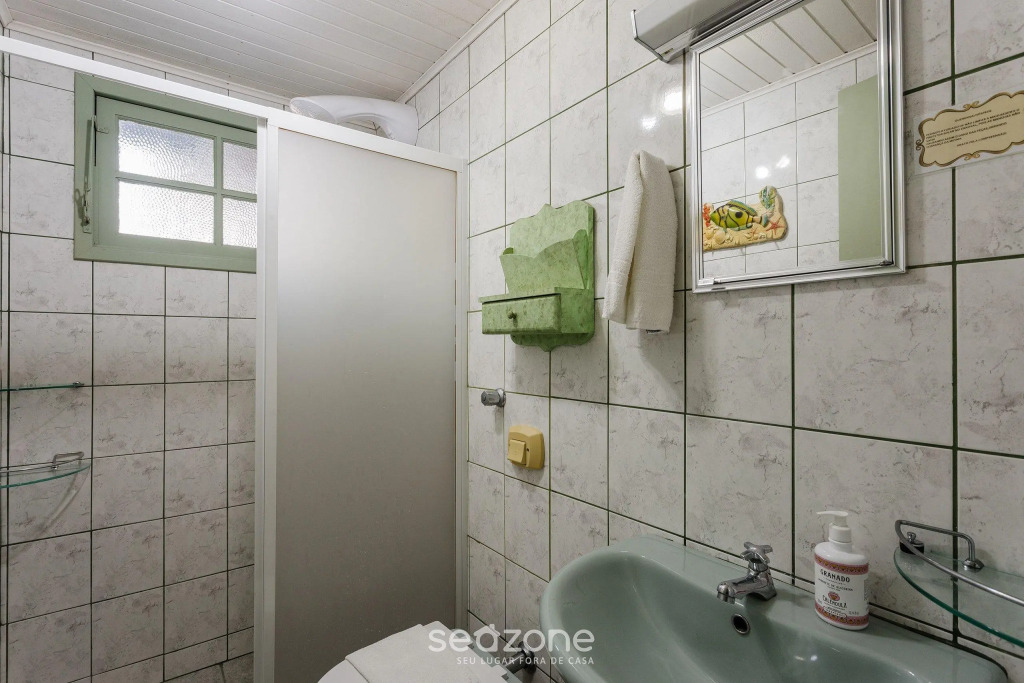 Sobrado agradável c/ churrasq. 90m do mar RDD657