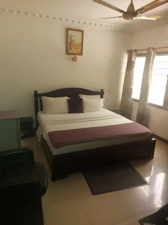 LaRosa Executive Guest House
