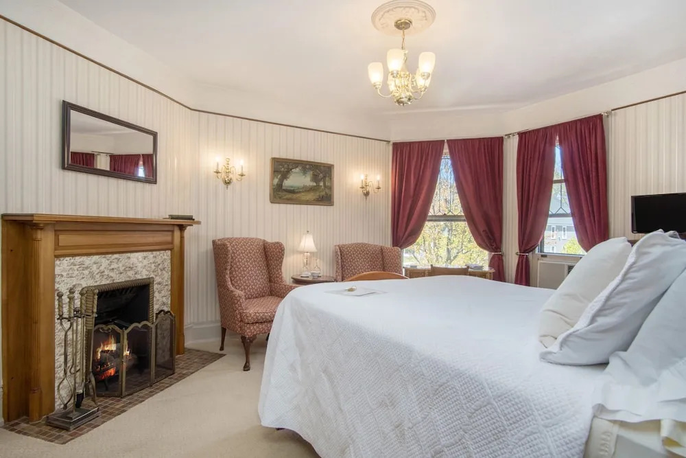 The Lamplighter Bed & Breakfast of Ludington