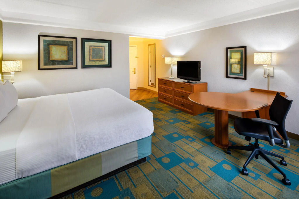 La Quinta by Wyndham Haywood Mall-Near Greenville Downtown