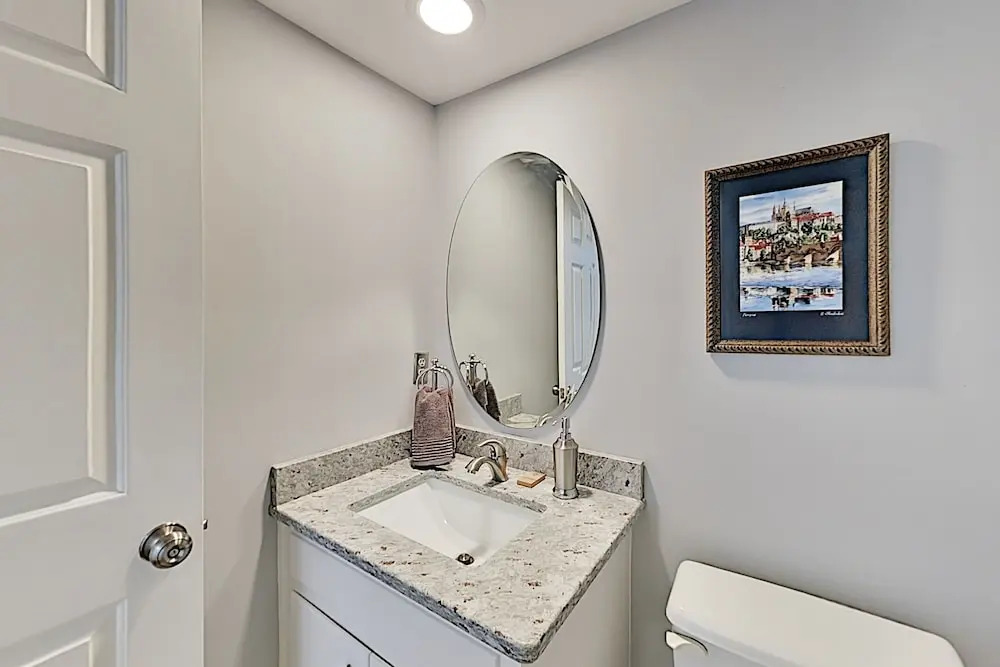 Stylish W/ Patio, Walk To Vanderbilt 2 Bedroom Condo