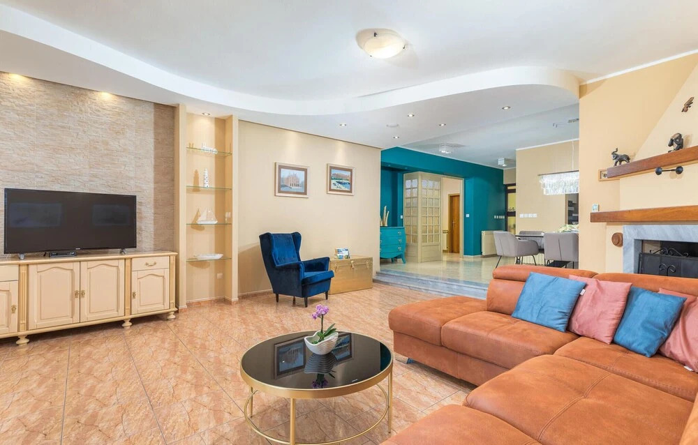 Gorgeous Home In Pula