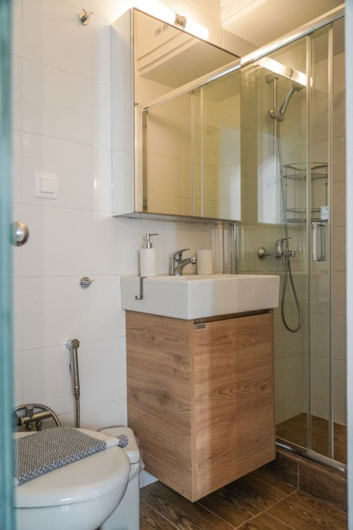 Breeze One Bedroom Apartment by BluPine