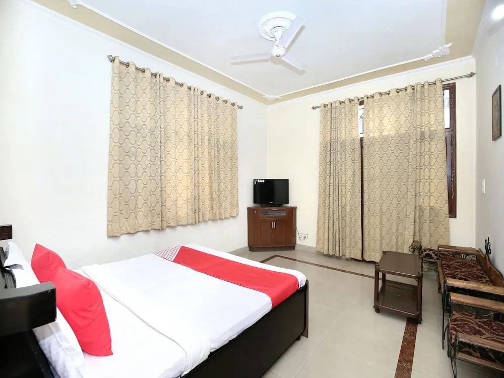 OYO 13428 Home Studios Barogh Valley