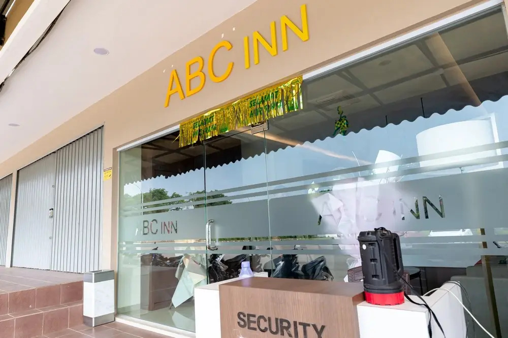 RedDoorz Plus @ Komplek ABC Batu Aji Batam