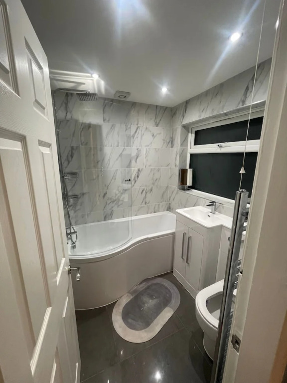 Impeccable 3-bed House in York