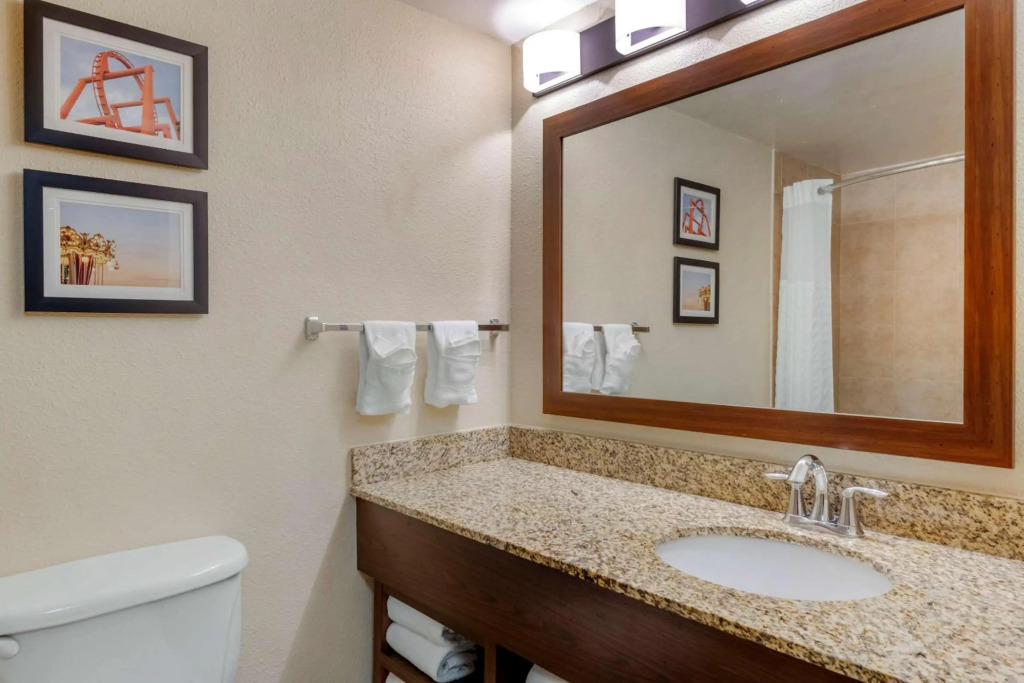 Comfort Suites Near Universal Orlando Resort