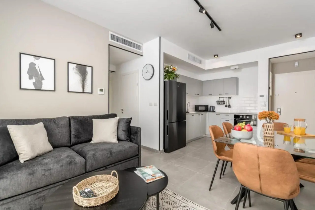2BDR W parking shirat haneviim - Mamilla Area