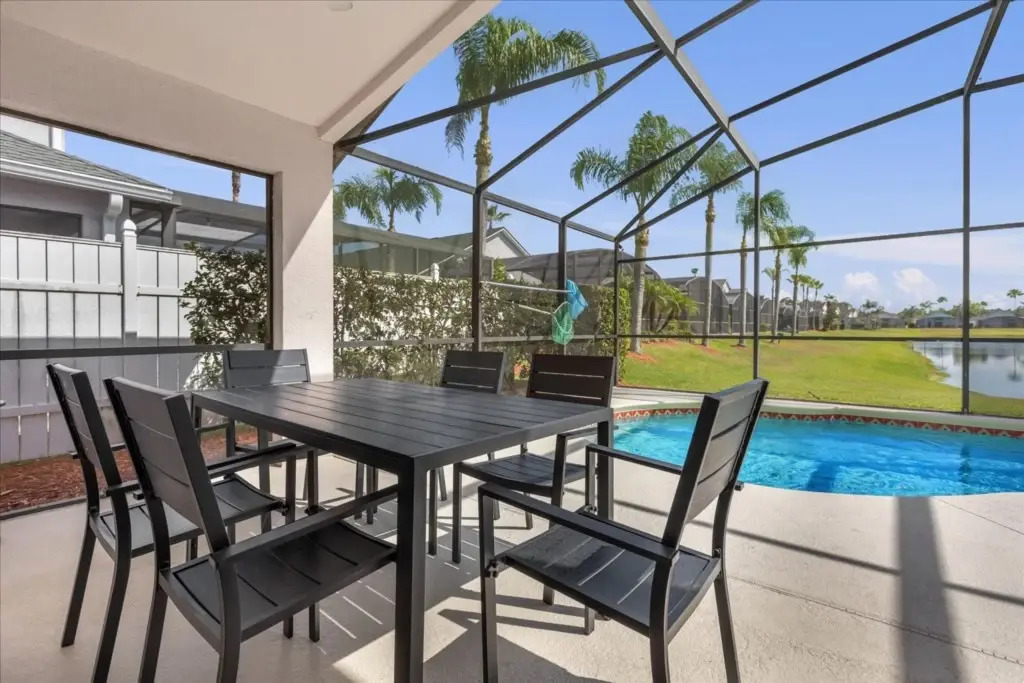 3 Bedrooms 2 Bathrooms Lake Berkley 1076 Lb