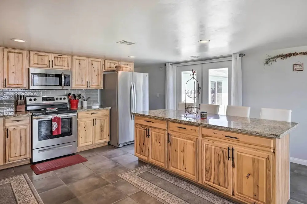 2 Mi to Lake Havasu State Park: Home w/ Pool!