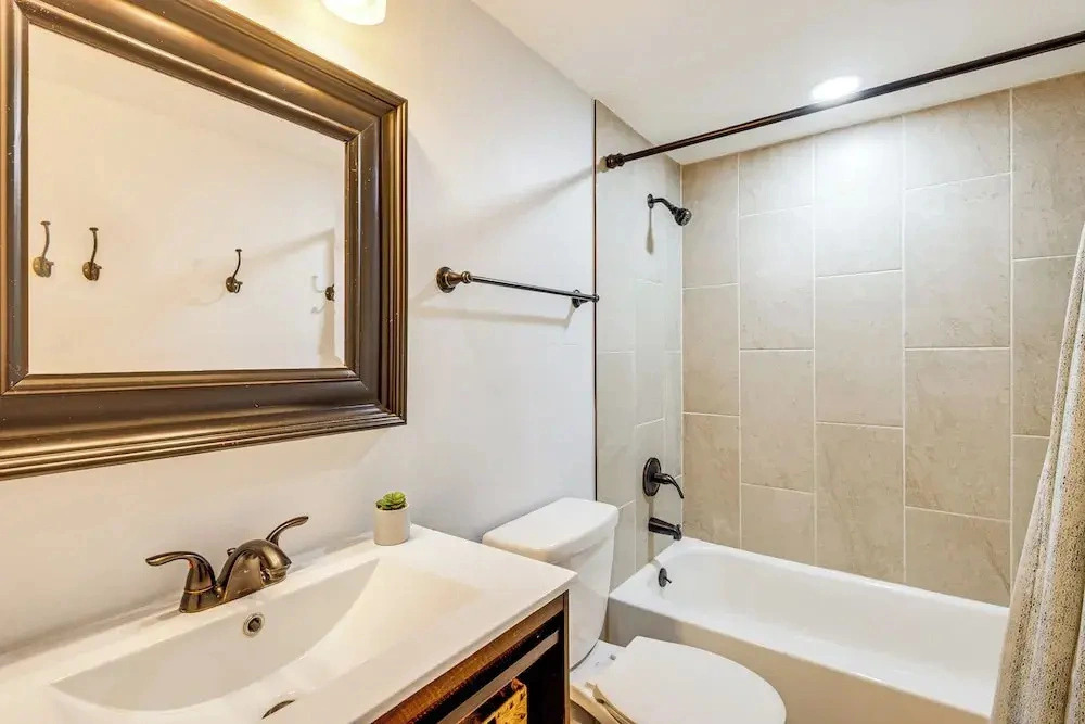 Cozy Condo: Steps to Free Winter Park Shuttle