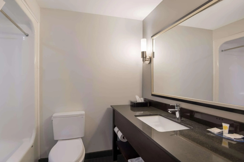 Clarion Pointe Syracuse Downtown