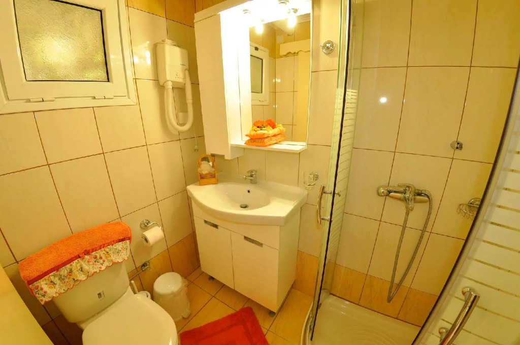 Mazis Apartments