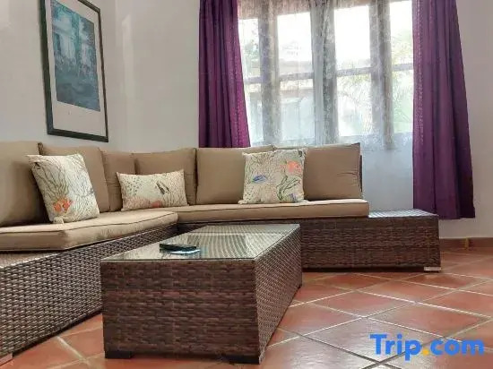 Mediterranean Holiday Home With Small Patio-terrace
