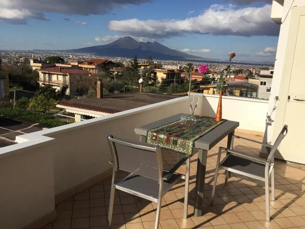 Secret pearl! Amalfi Coast, Pompei & Naples Free parking