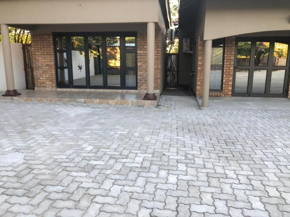 Makgadikgadi Riverview Inn