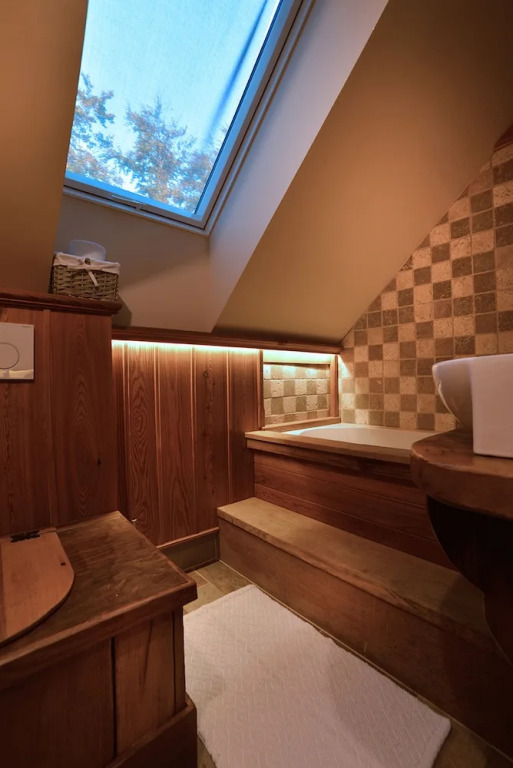 Villa Les with Hot tub & Sauna