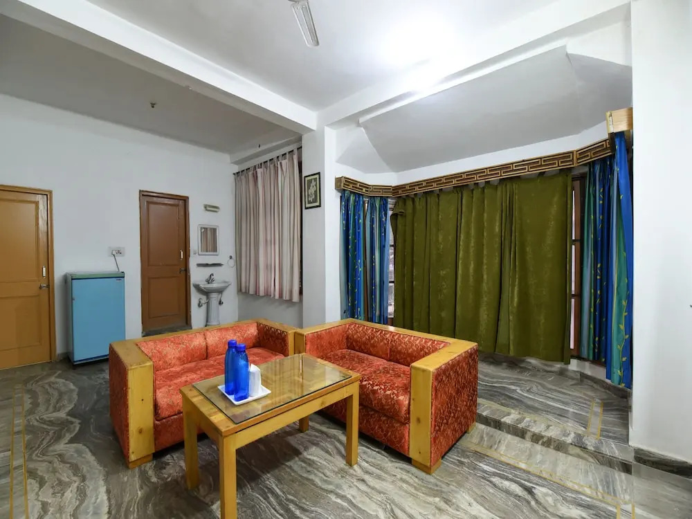 OYO 14223 Home Deluxe 2BHK Near Kullu Airport