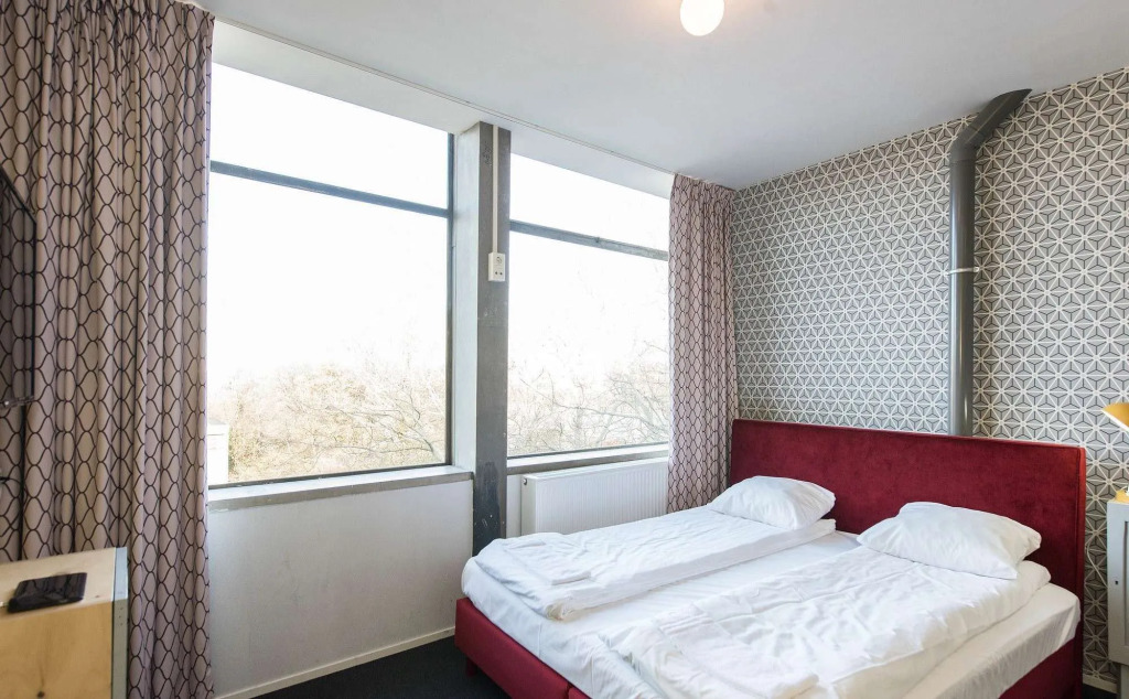 WOW Hostel Amsterdam