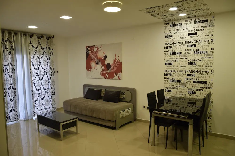 La Palmora Suites
