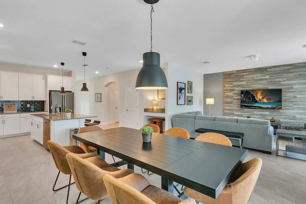 Classy 6BR Home With Private Pool