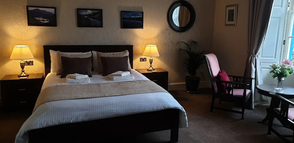 CREAG DHUBH COUNTRY HOUSE