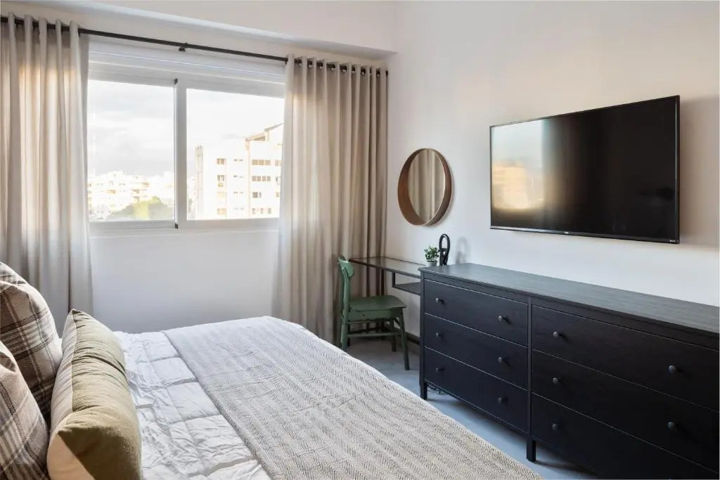 King-pool-CityView-Gym-WiFi-1br-YellowKey
