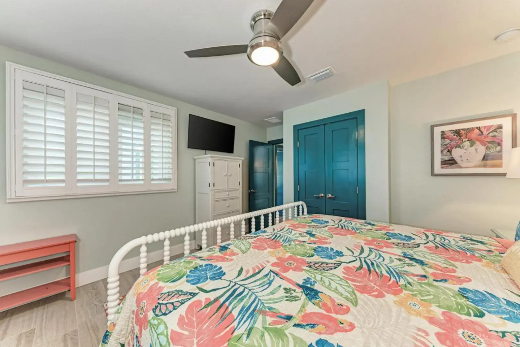 Sea La Vie - 205 - 55th