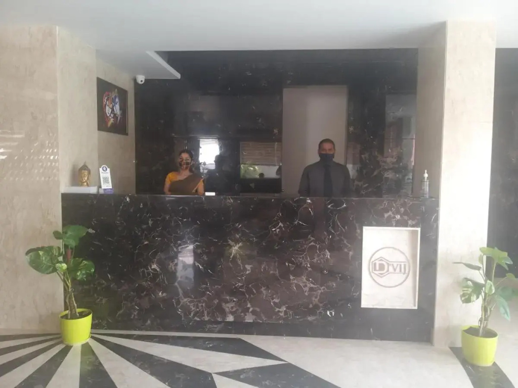 Hotel DVIJ INN