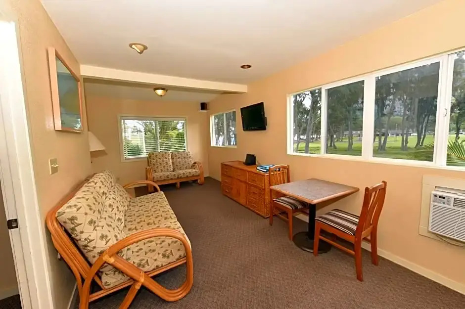 de Harne LLC Beach Cottages