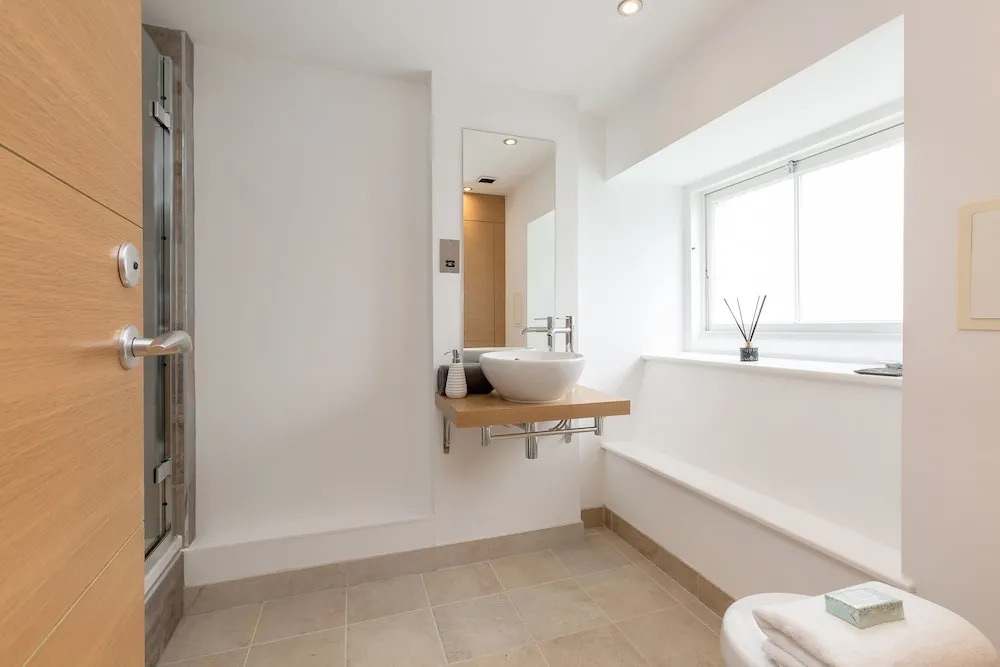Luxury 3 bedroom duplex Apartment in the iconic Quartermile with Stunning Balcony Views