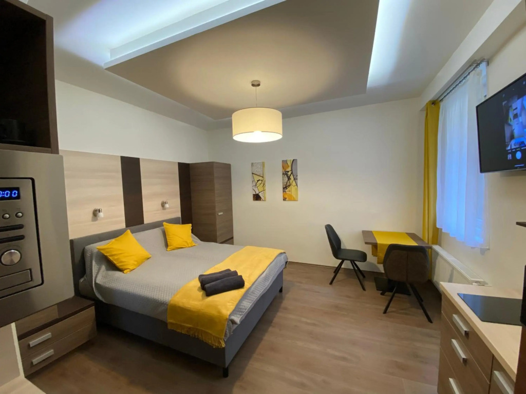 Frank & Fang Apartments MK1