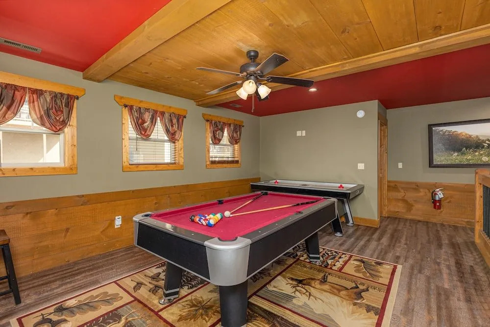 Splash Mansion - Four Bedroom Chalet