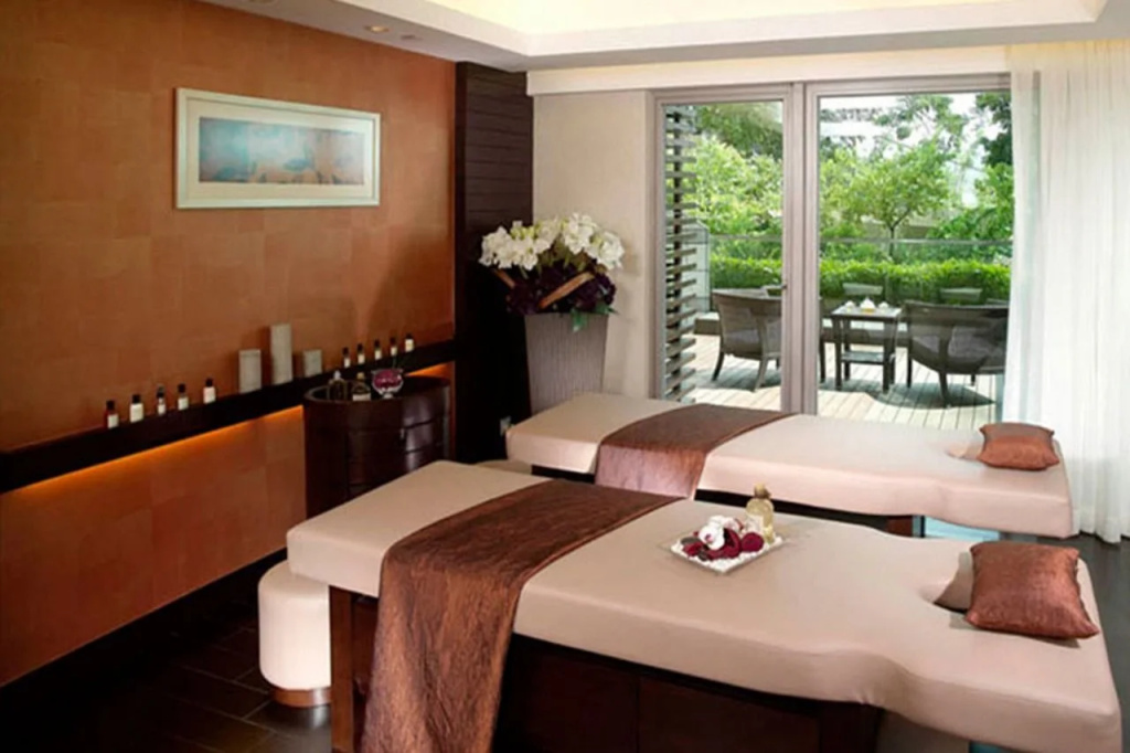 Royal View Hotel