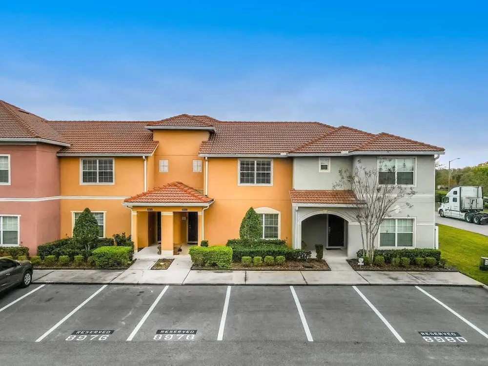 Lovely House for 10 People at Paradise