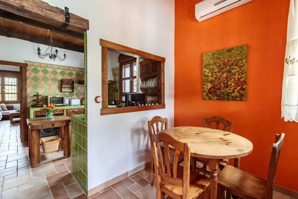 Encantadora casa con piscina privada y chimenea