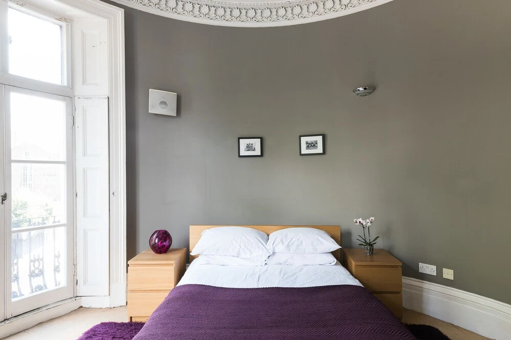 Spacious Period Property Next To Westfield