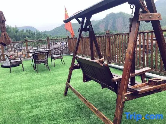 Jingxian Huisu Qiaojia B&B (Moon Bay Branch)