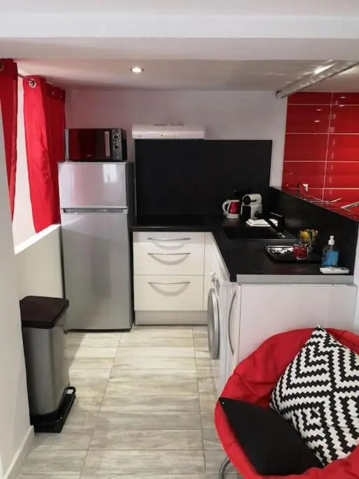 Appartement 50 m2 dans une maison privative avec terrasse et jardin privée