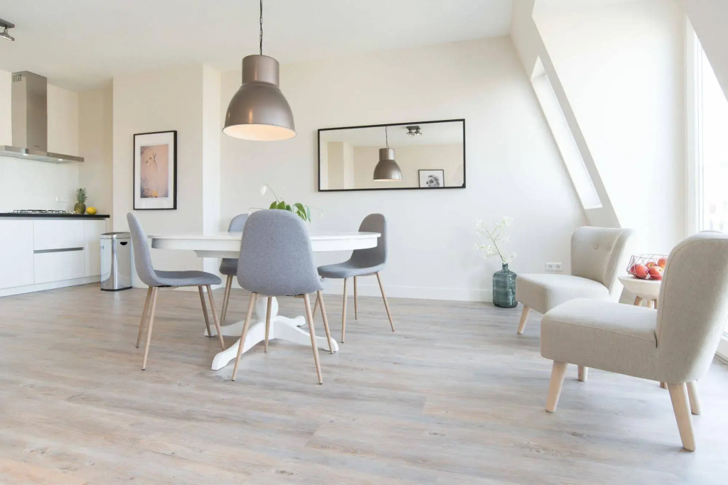 NEW! Modern Gallery Nassau Canal Suite