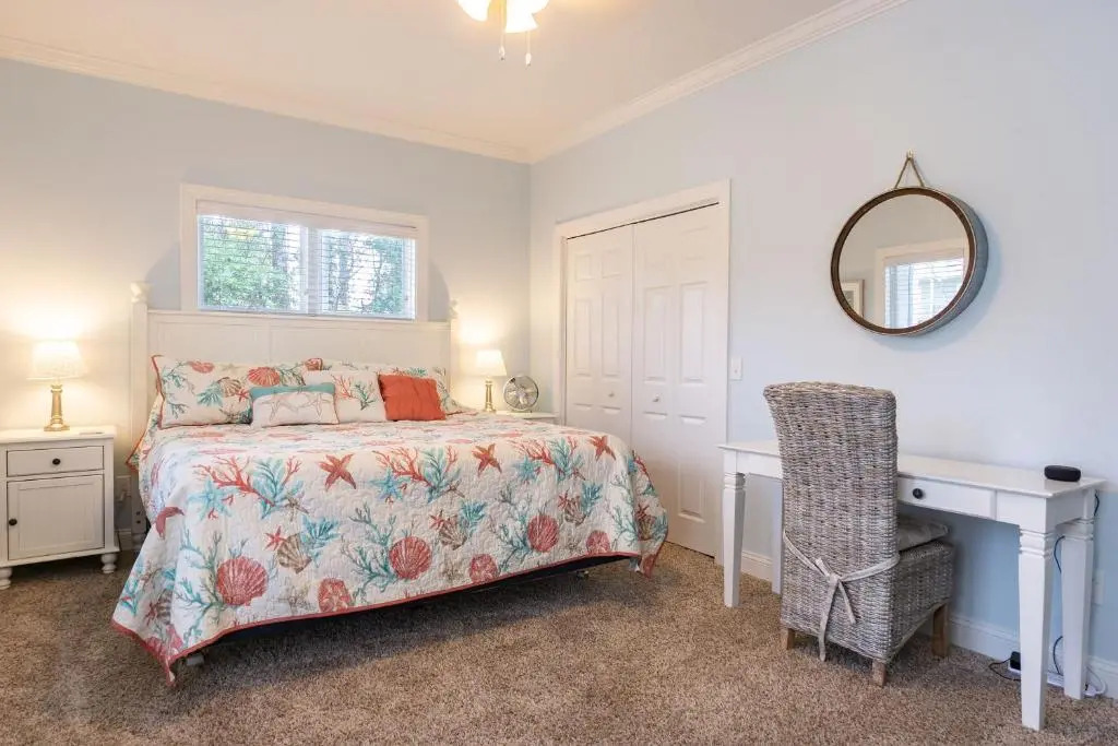 Southern Charm by Oak Island Accommodations