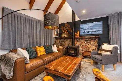 Crackenback Castle free standing chalet with fire place