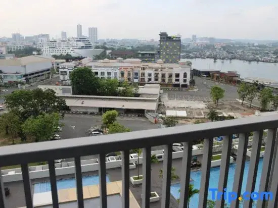 Near Ferry Terminal. COZY 02 Bedroom Condo. HarbourBay Residences