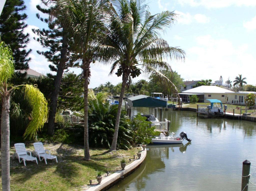 Hidden Harbor Suites