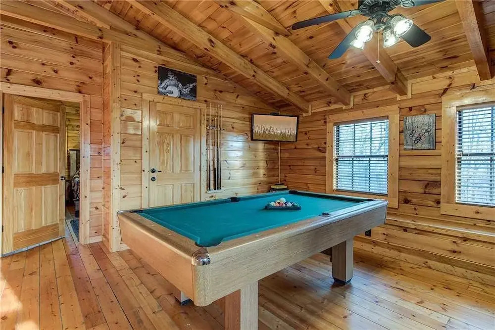 Bearway to Heaven II 3 Bedroom Home with Hot Tub