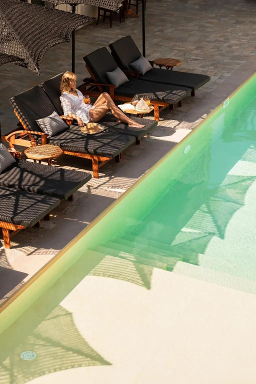 Ino Hotel & Suites