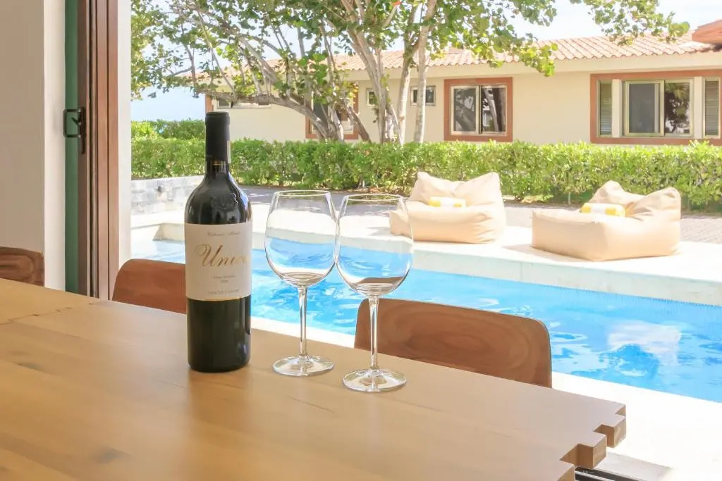 Steps to Best Beach VILLA UNICA 6Bedroom